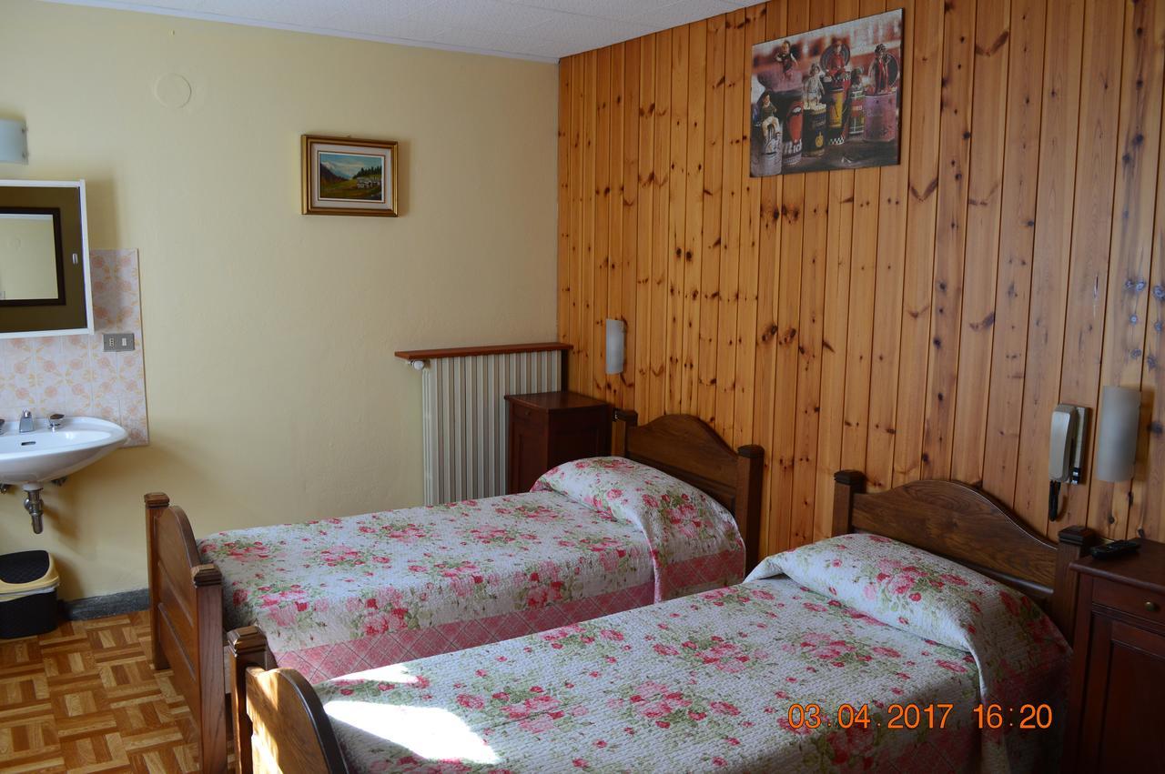 Albergo Ramo Verde Malesco Exterior photo